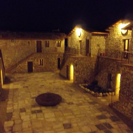 Hotel Il Feudo Dei Pierleoni Селано Экстерьер фото