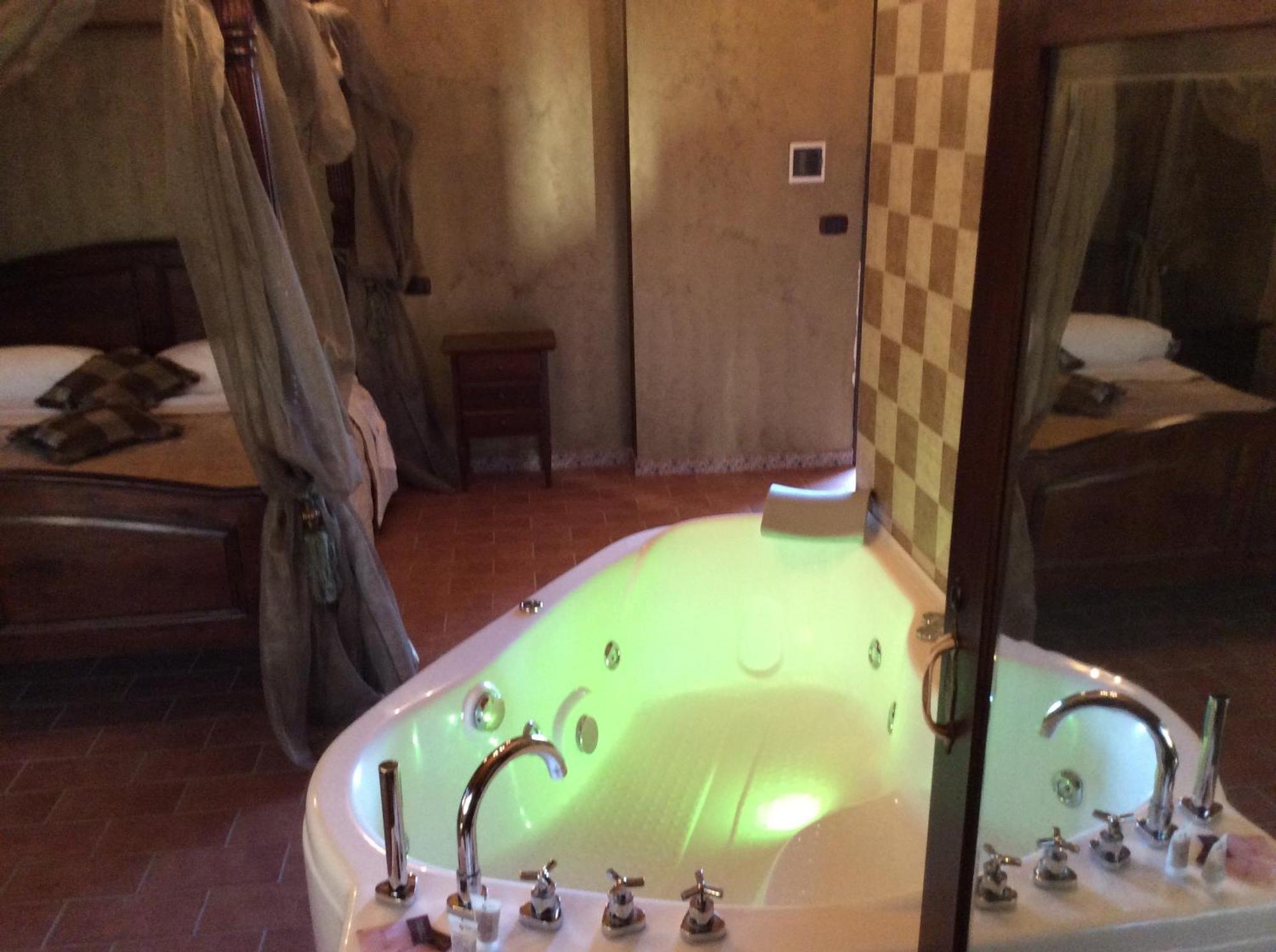 Hotel Il Feudo Dei Pierleoni Селано Номер фото